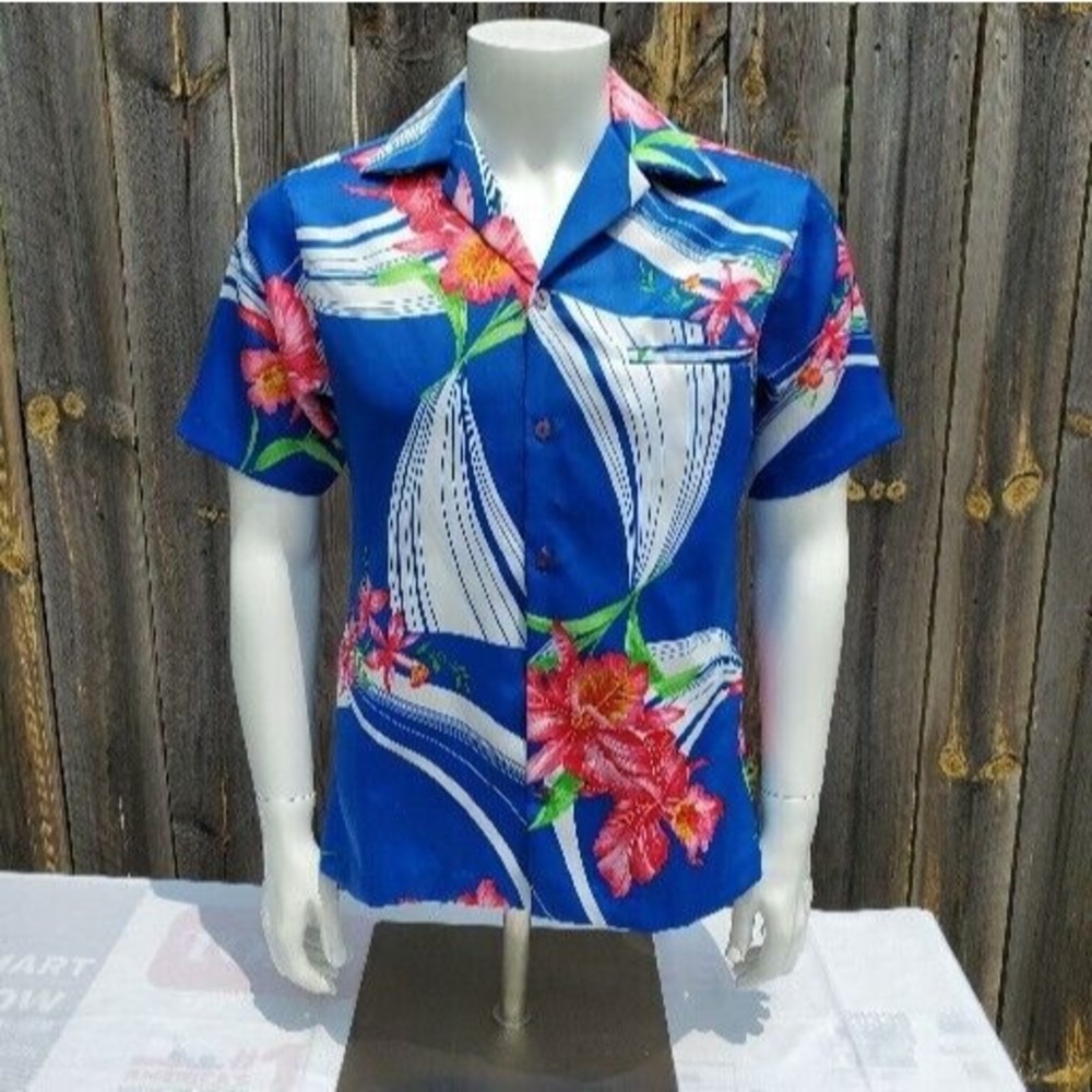 Hilo Hattie Vintage Hawaiian Shirt Size S Blue with Orchid